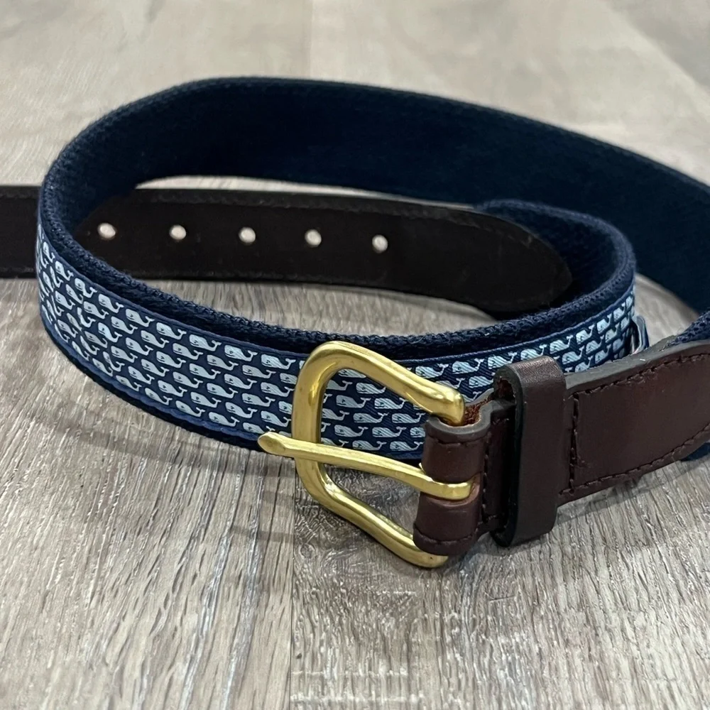New? Vineyard Vines Size 30 Classic Whale Print Navy Canvas and Leather Belt
